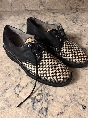 Women’s Michael kors Black and White Houndstooth Lace-Up Shoes size 7